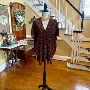 Adrienne V-neck leopard tunic top